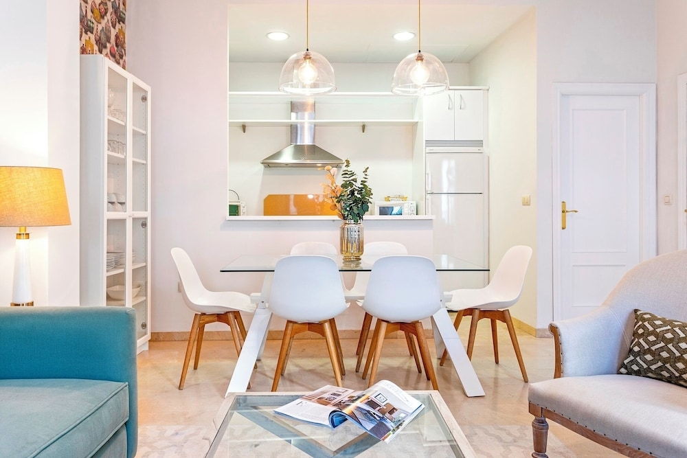 객실 내 식사 공간