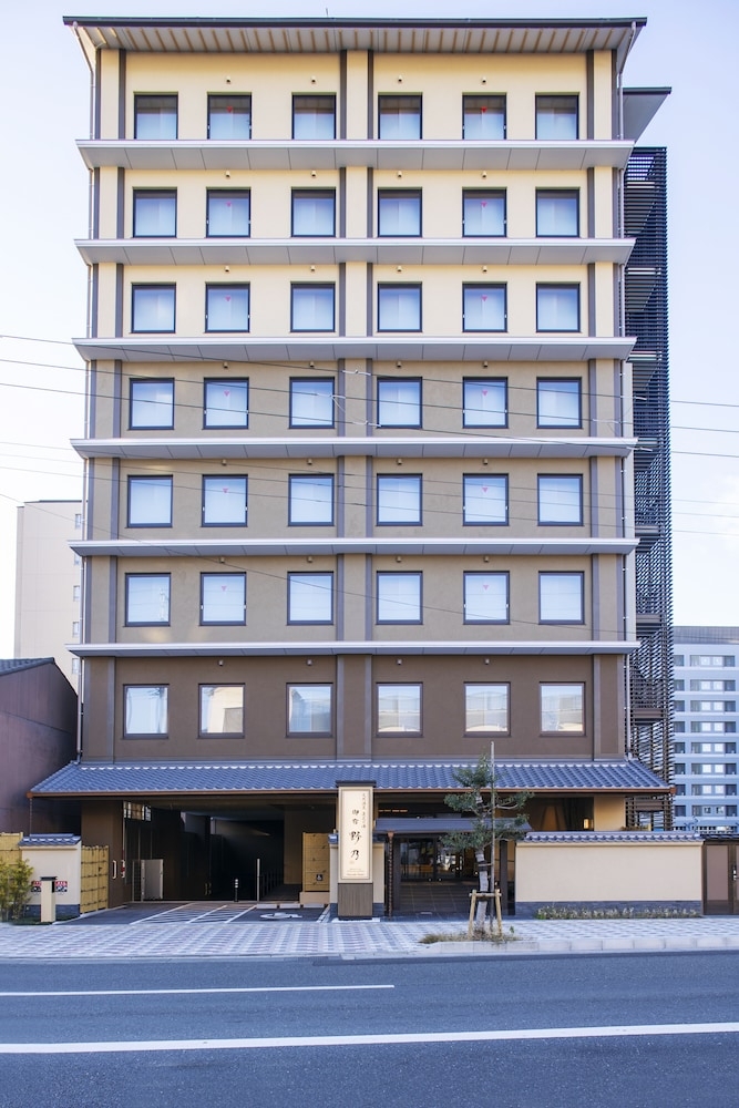 숙박 시설 정면