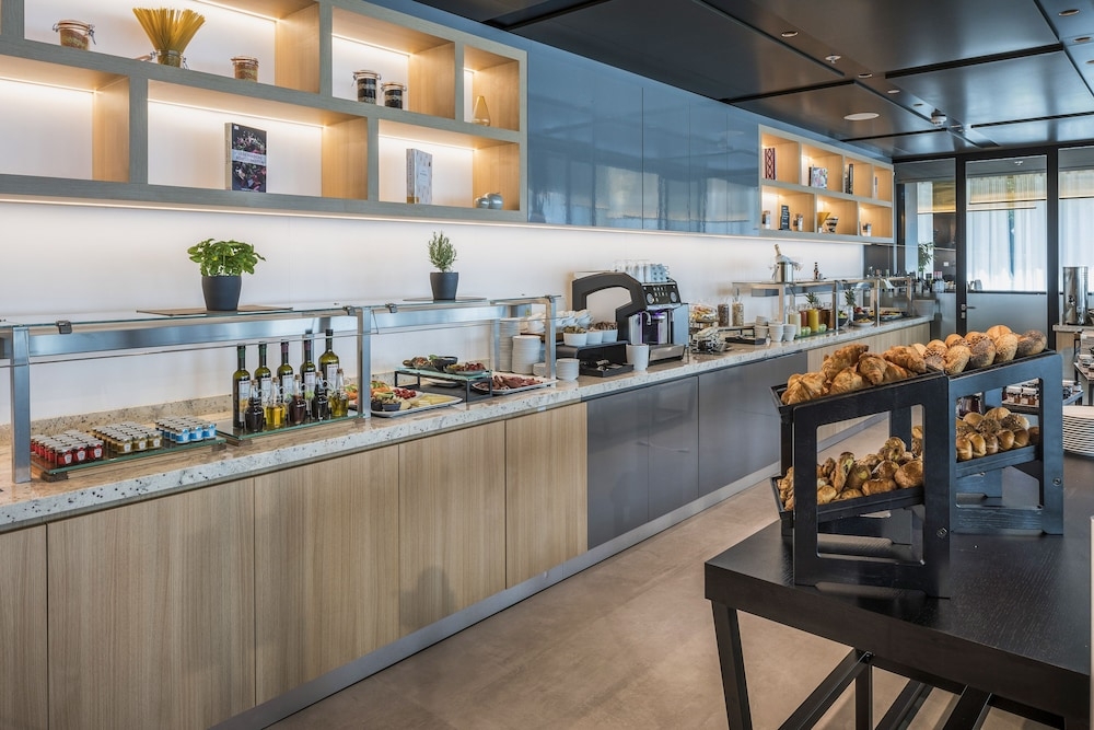 뷔페 아침 식사