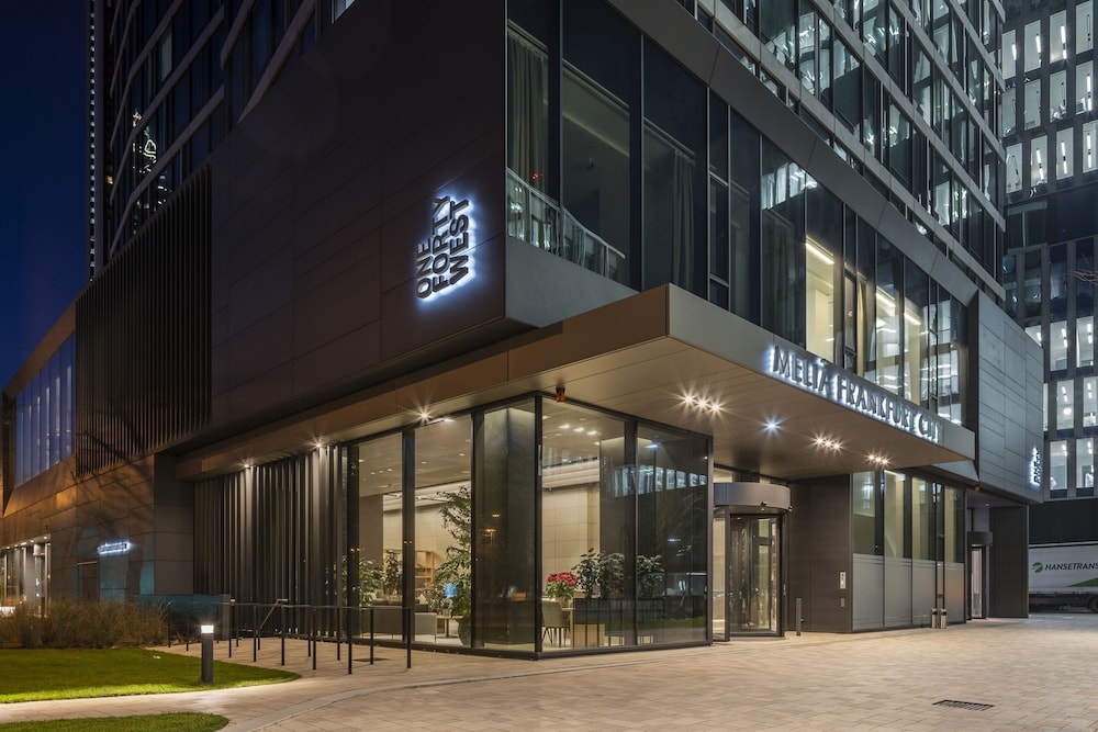 숙박 시설 입구