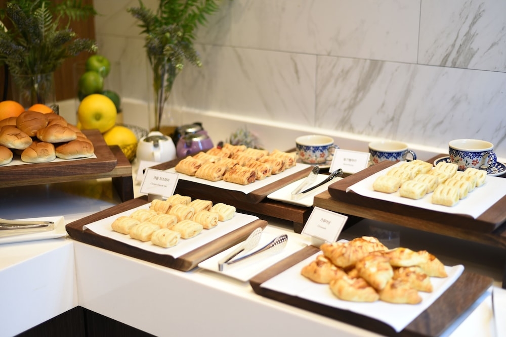 뷔페 아침 식사