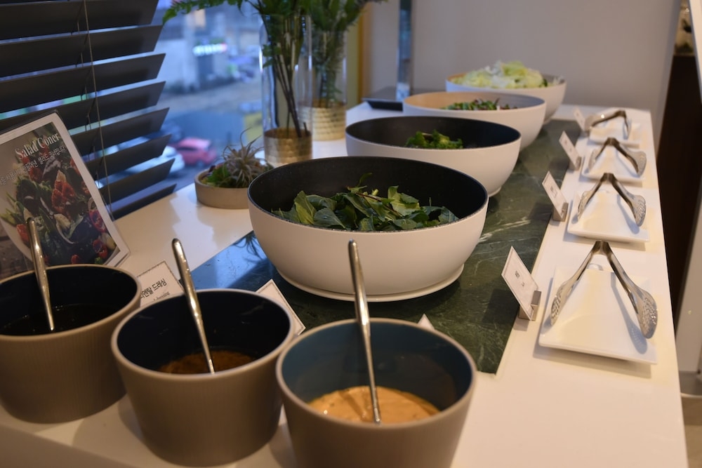 뷔페 아침 식사