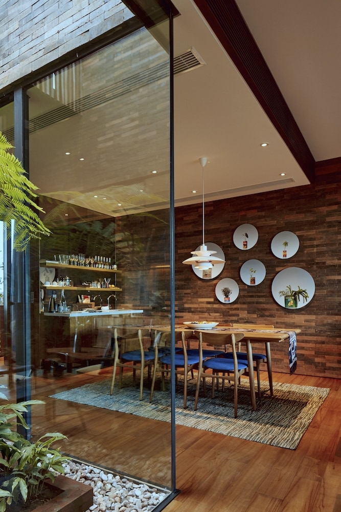 객실 내 식사 공간