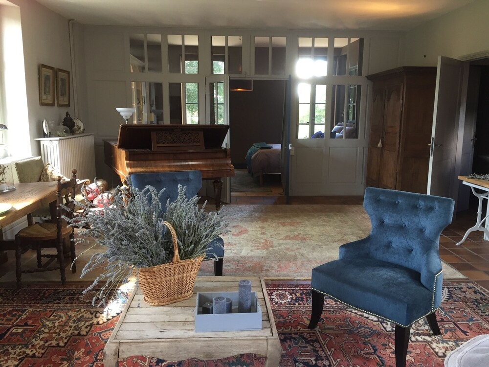 로비 좌석 공간