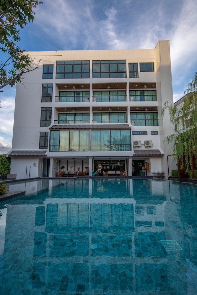 숙박 시설 정면