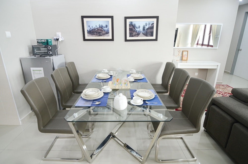 객실 내 식사 공간