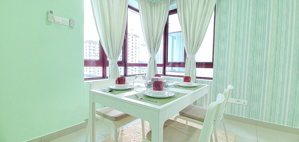 객실 내 식사 공간