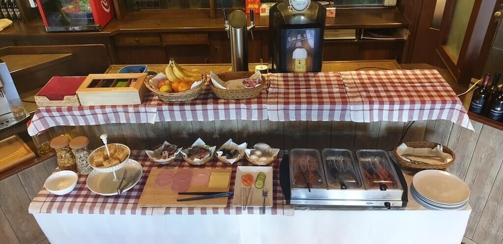 뷔페 아침 식사