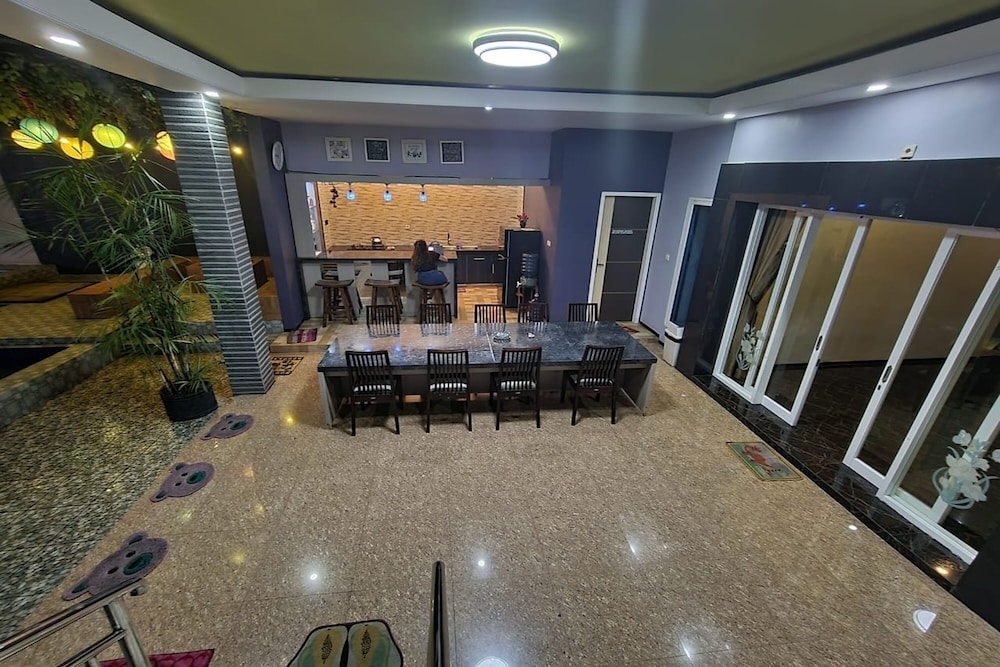 객실 내 식사 공간