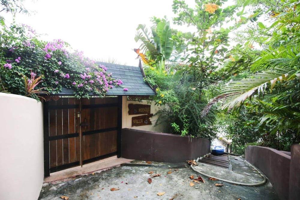 숙박 시설 정면