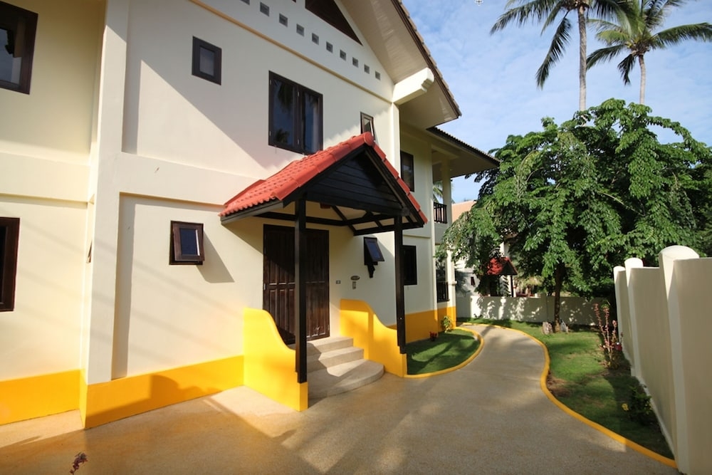 숙박 시설 입구