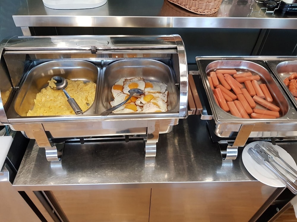 뷔페 아침 식사