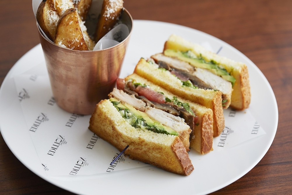 객실 내 식사 공간