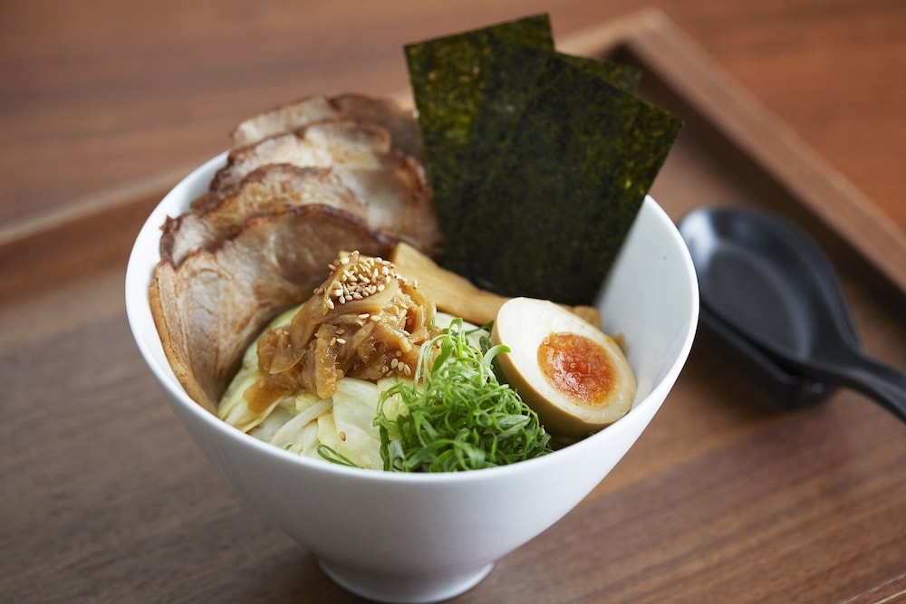 객실 내 식사 공간