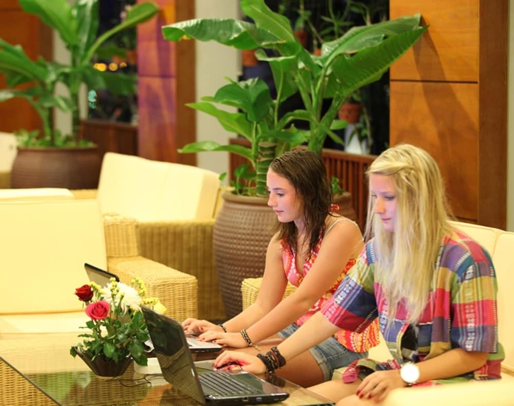 로비 좌석 공간