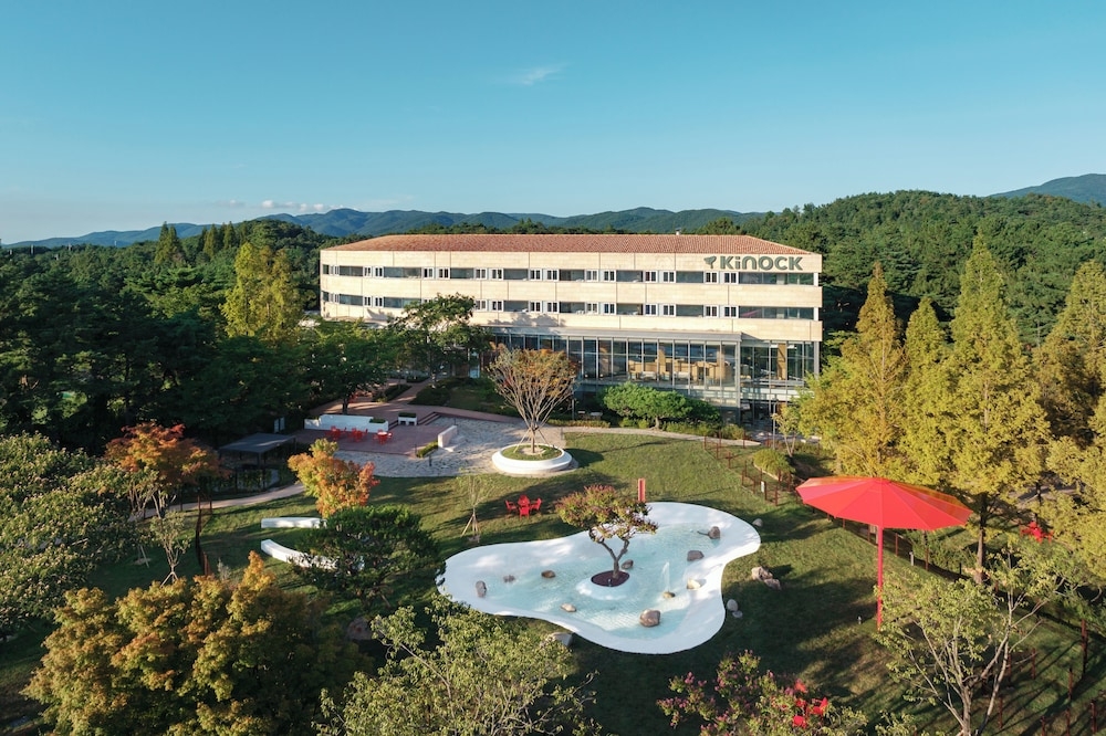 숙박 시설 정면