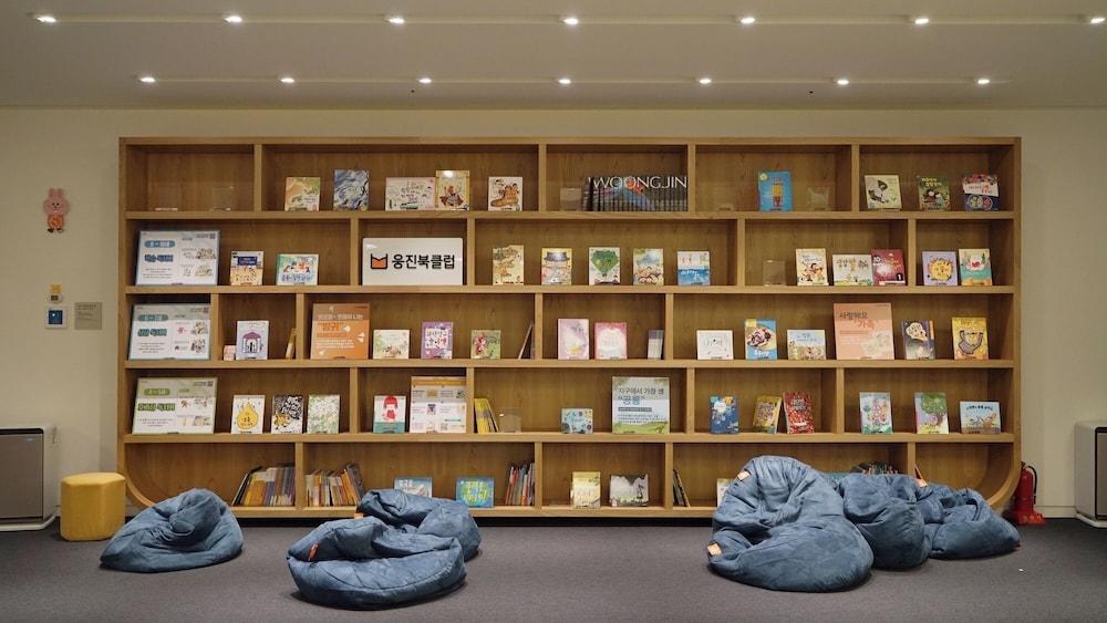 어린이 놀이 공간 - 실내