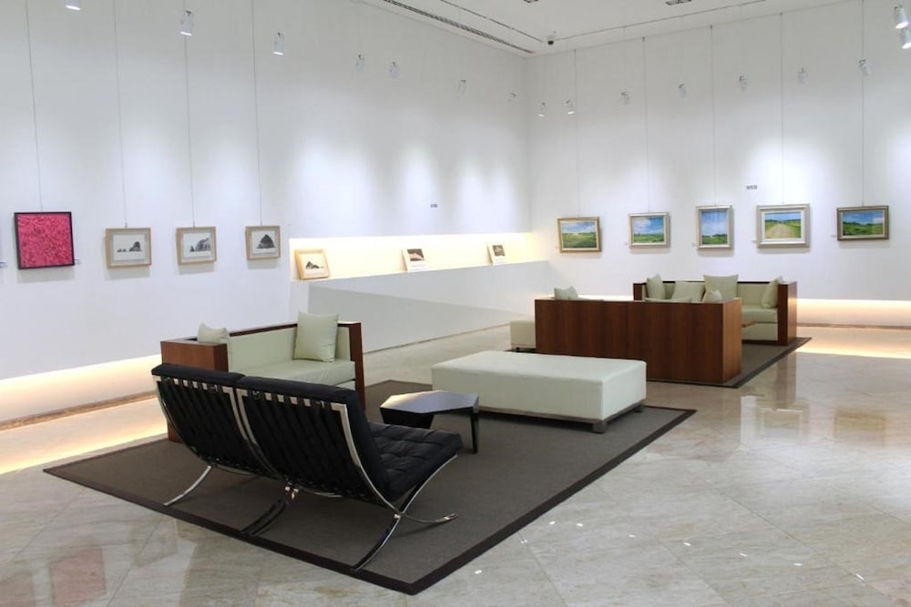 로비 좌석 공간