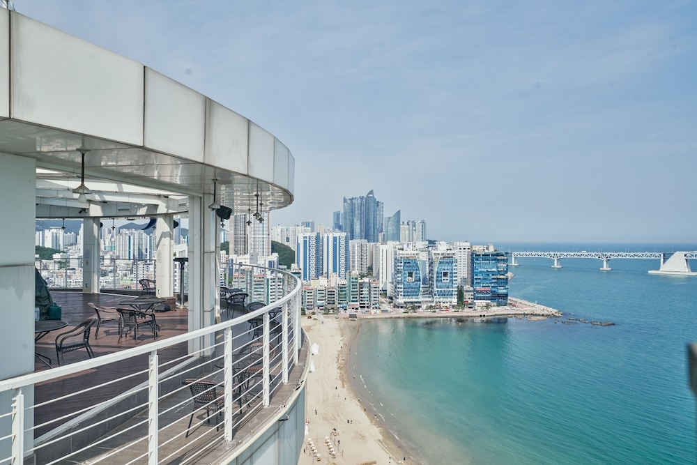 숙박 시설에서 보는 주변 전망