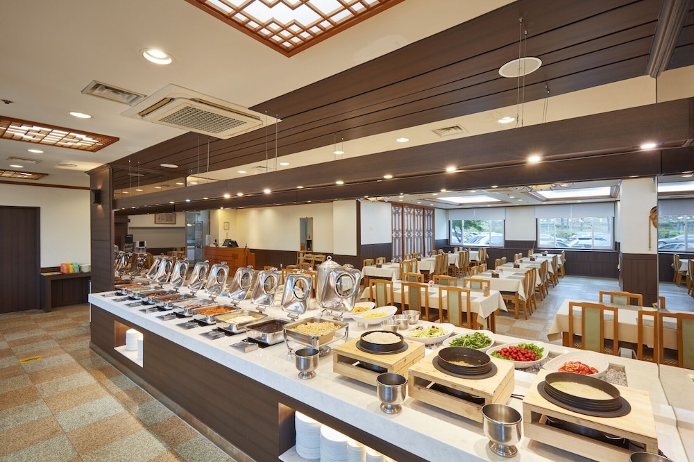 뷔페 아침 식사