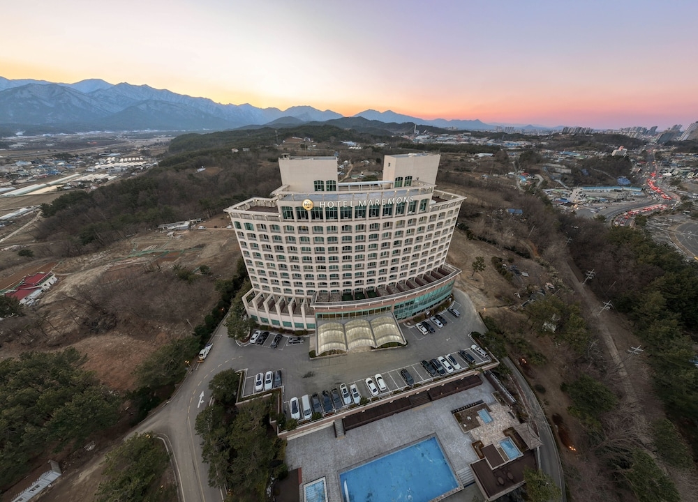 숙박 시설 정면