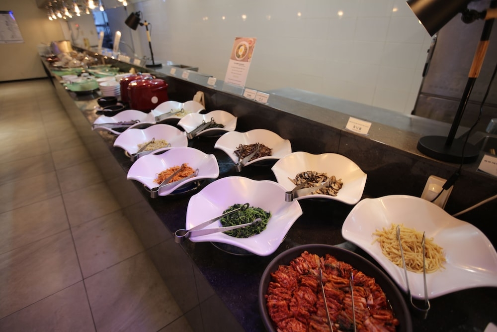 뷔페 아침 식사