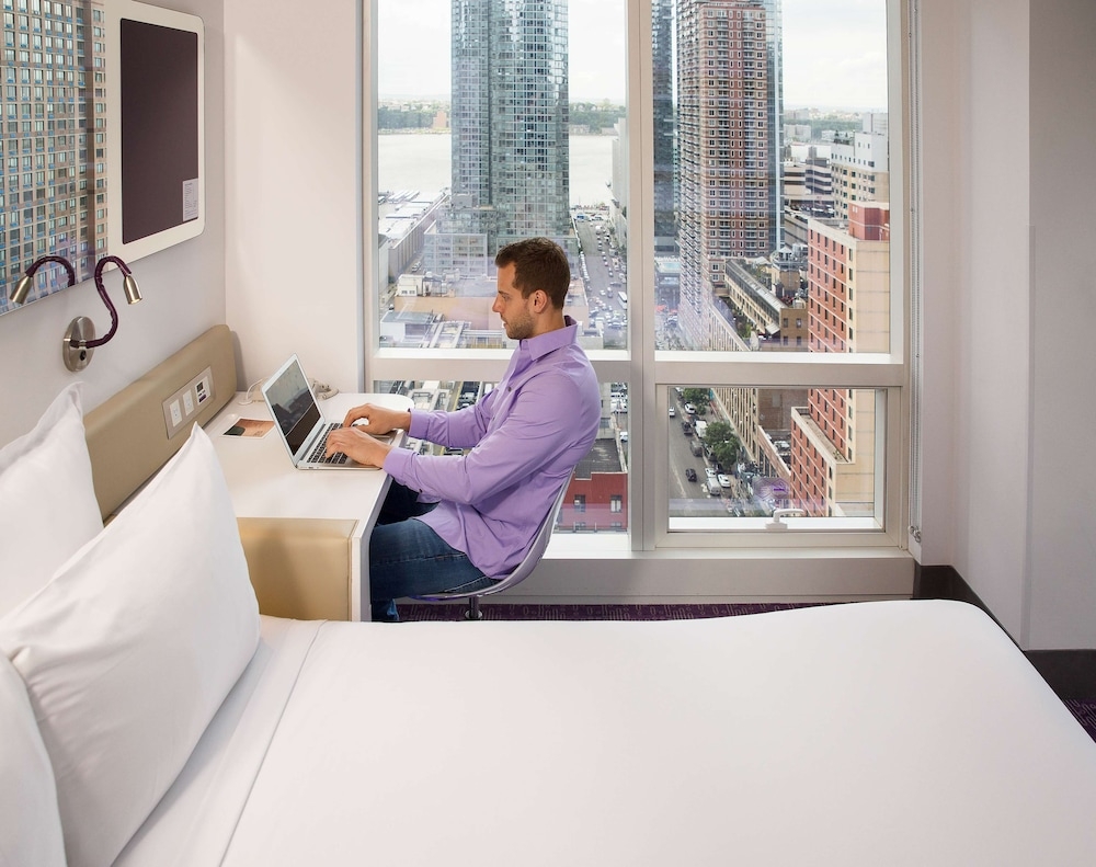 객실 내 비즈니스 센터