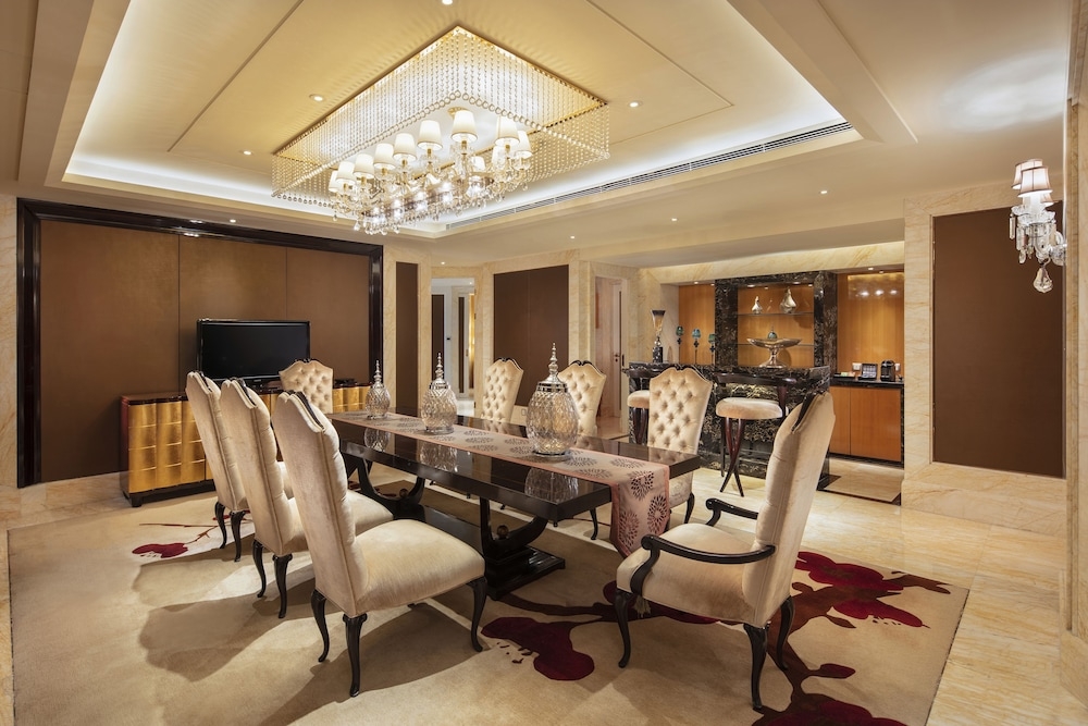 객실 내 식사 공간