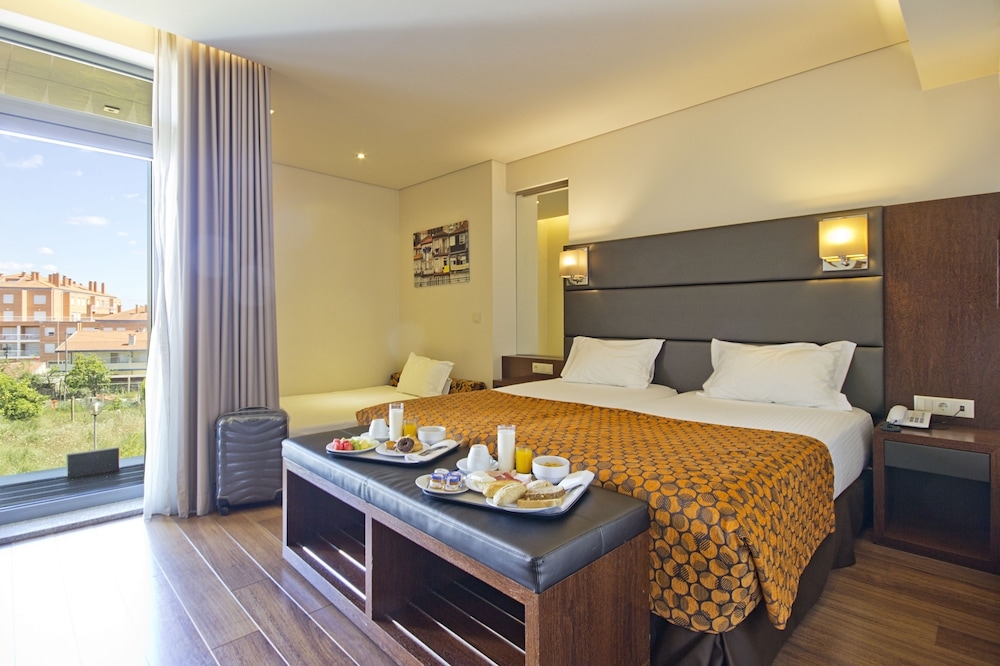 객실 내 식사 공간