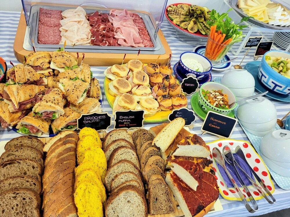 뷔페 아침 식사