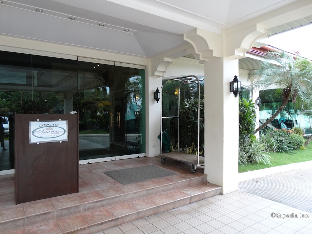 숙박 시설 입구