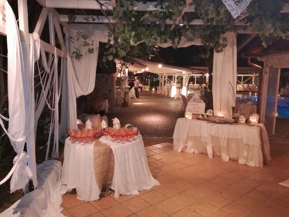 야외 연회 공간