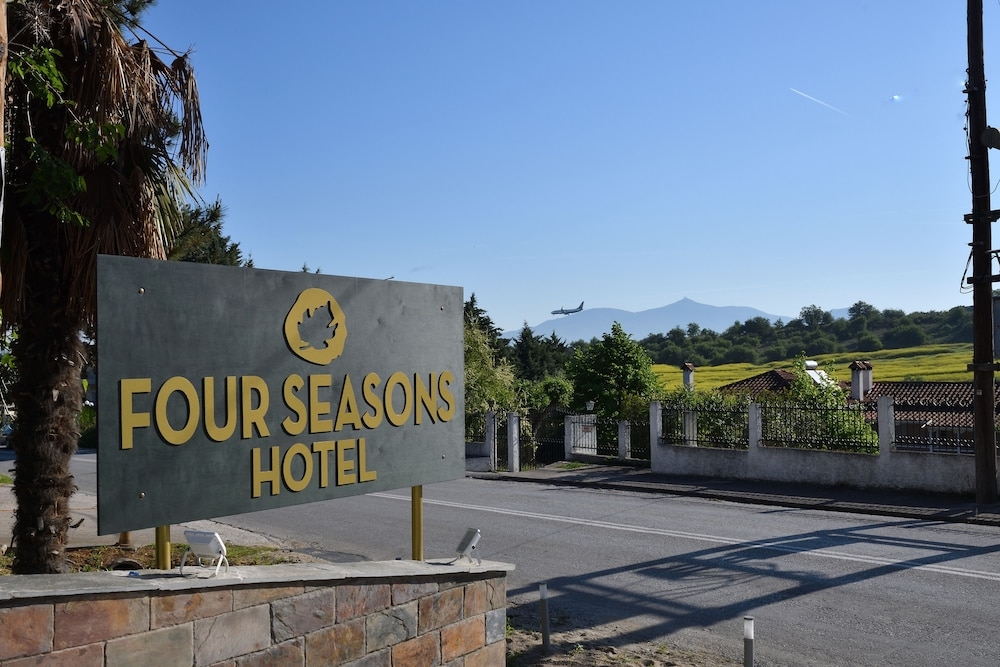 숙박 시설 입구