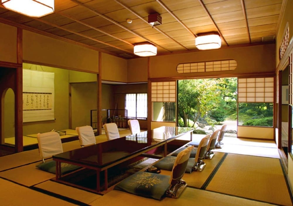 료칸 내 식사 공간