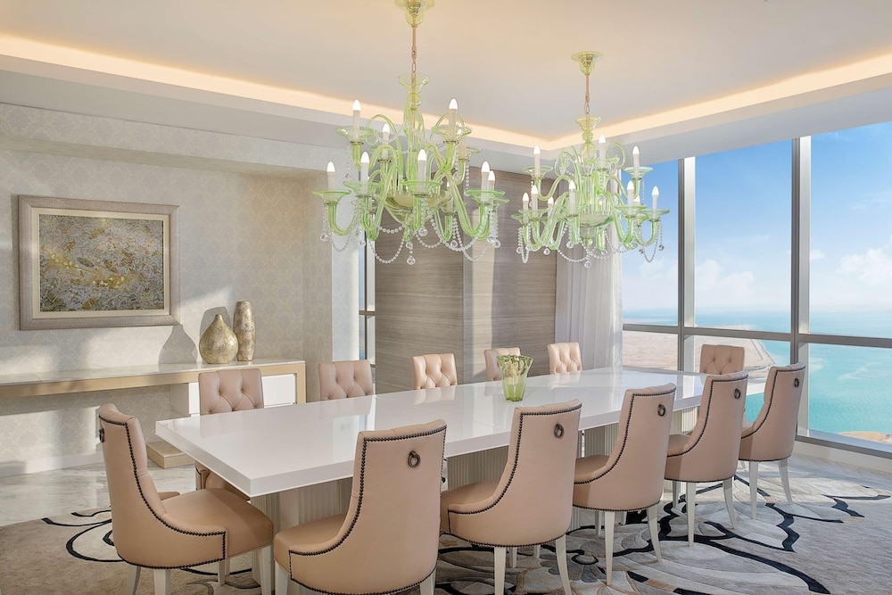 객실 내 식사 공간