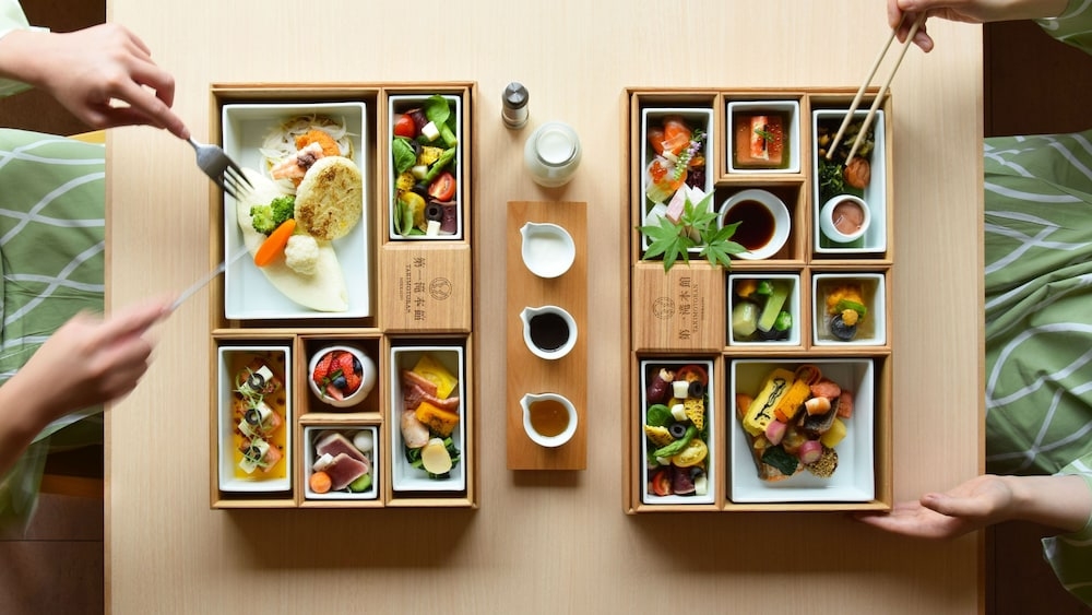 객실 내 식사 공간