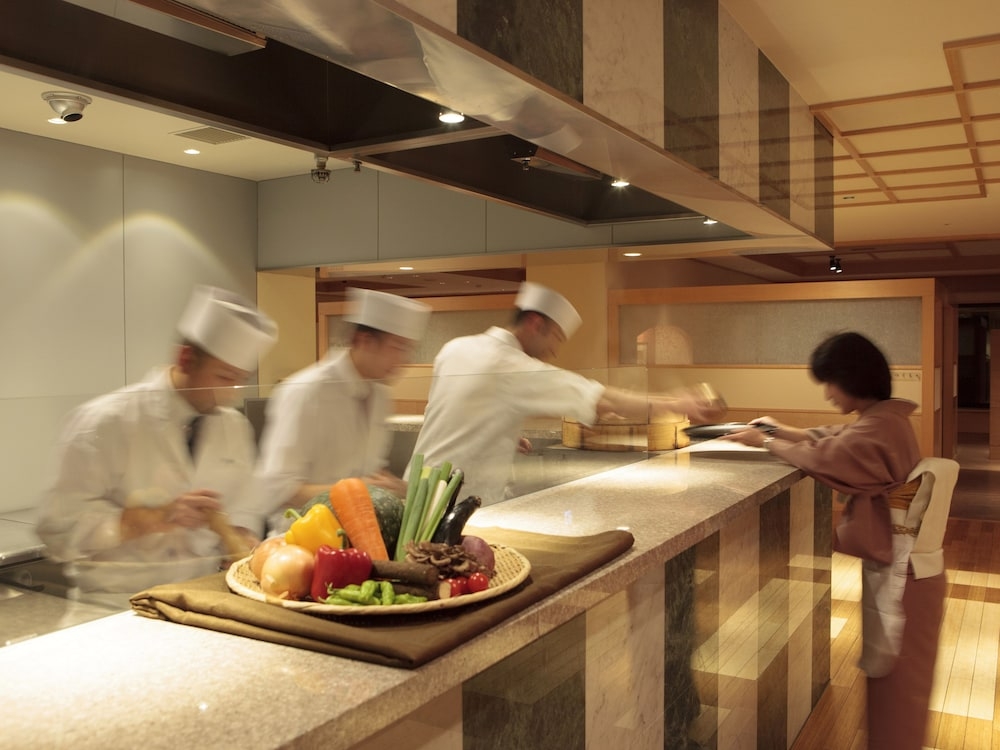 객실 내 식사 공간