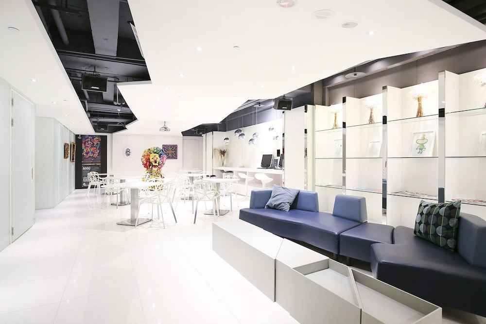 로비 좌석 공간