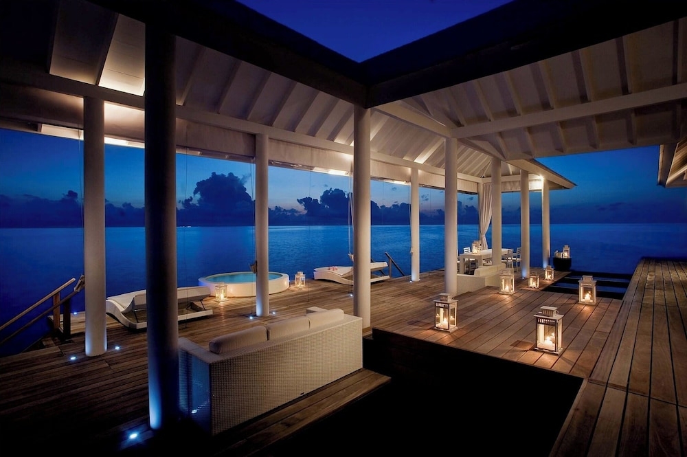 객실 내 식사 공간