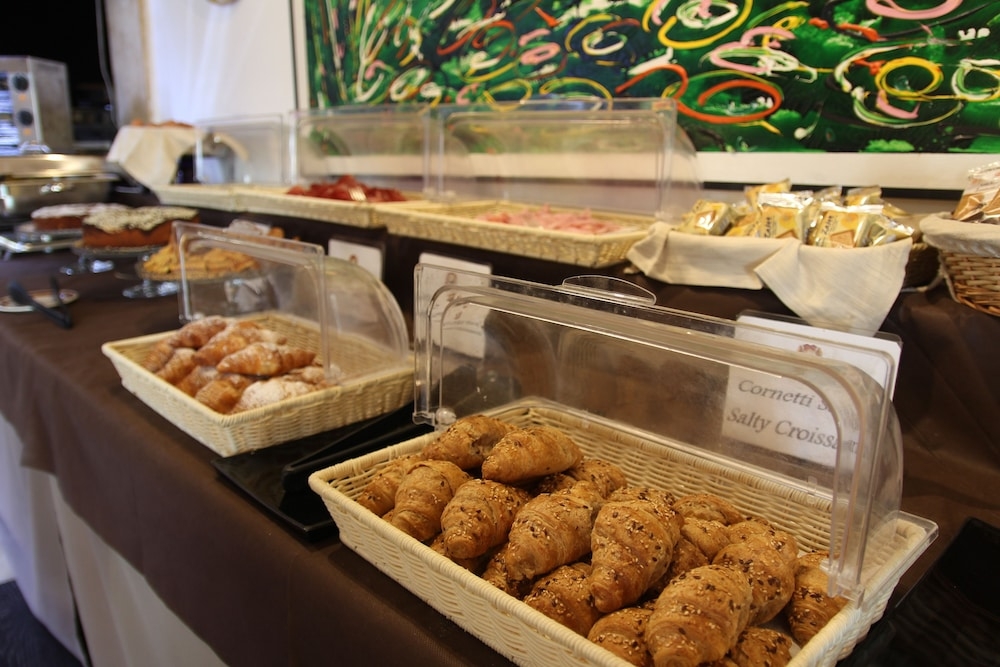 뷔페 아침 식사