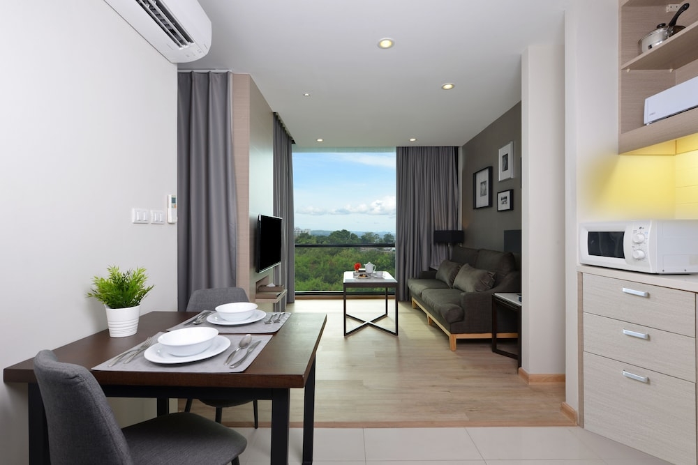 객실 내 식사 공간