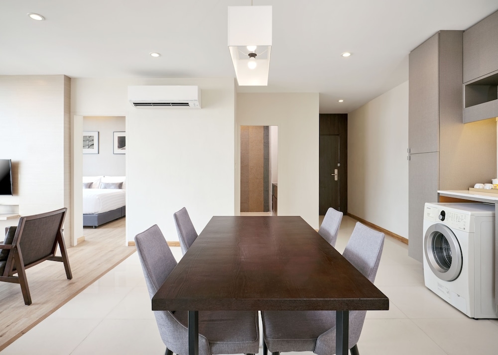 객실 내 식사 공간