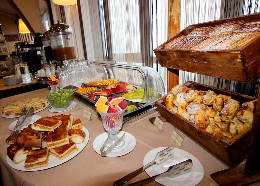 뷔페 아침 식사