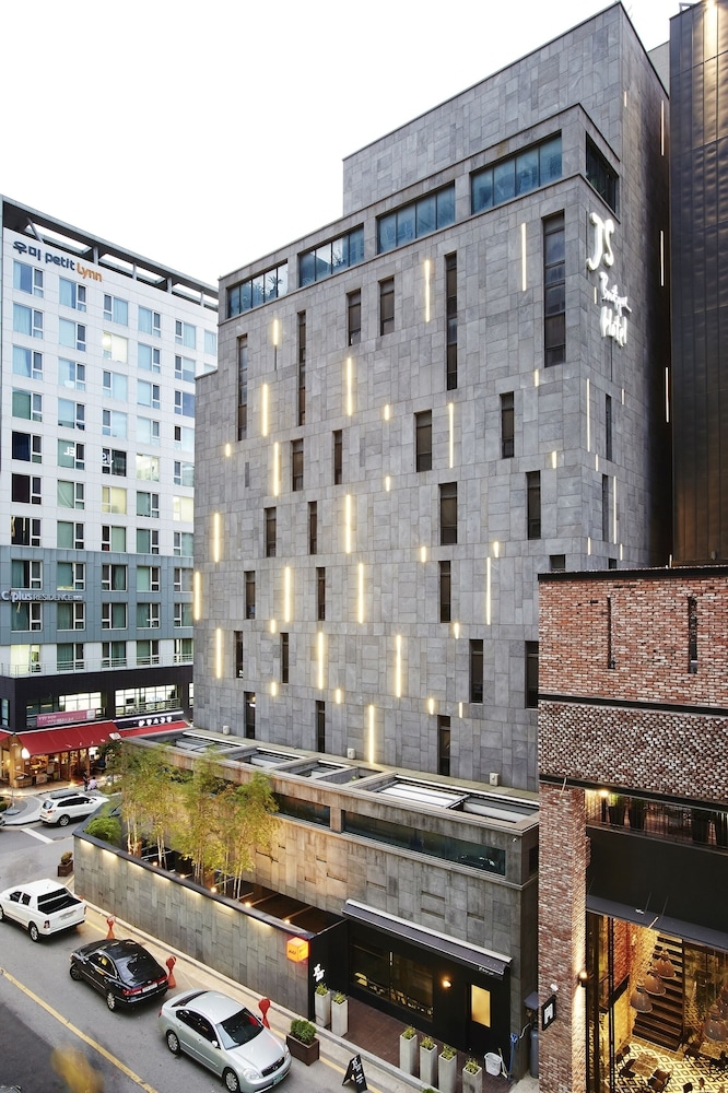 숙박 시설 정면