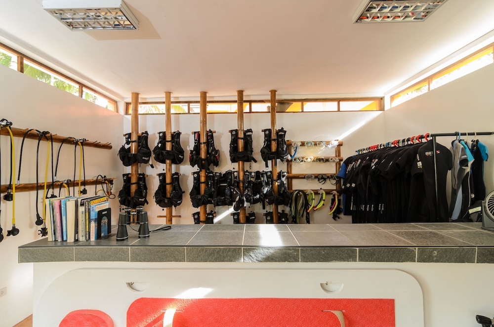 장비 보관 시설