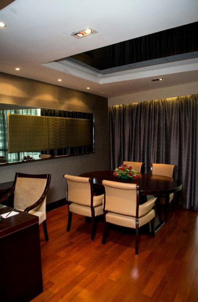 객실 내 식사 공간