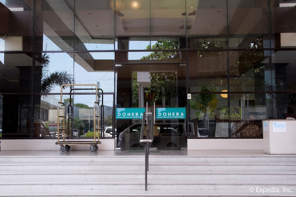 숙박 시설 입구