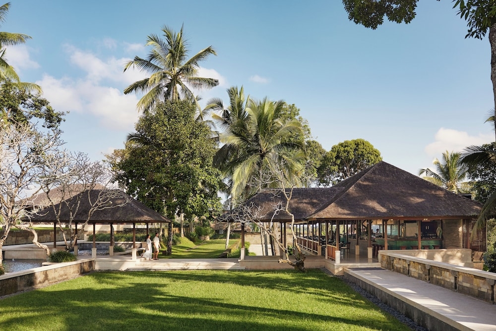 숙박 시설 입구