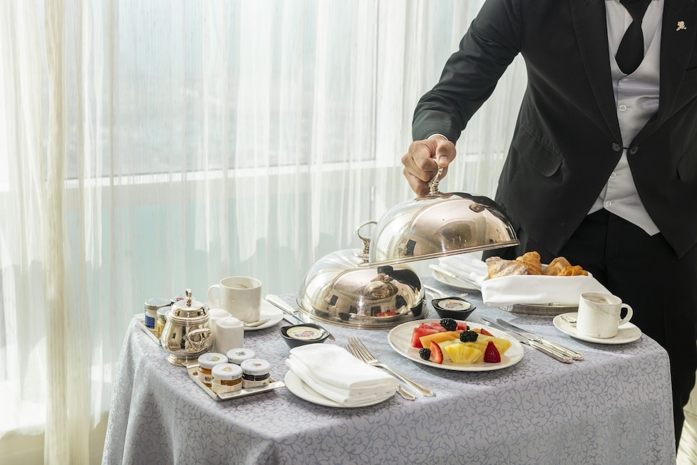 룸서비스 - 식사