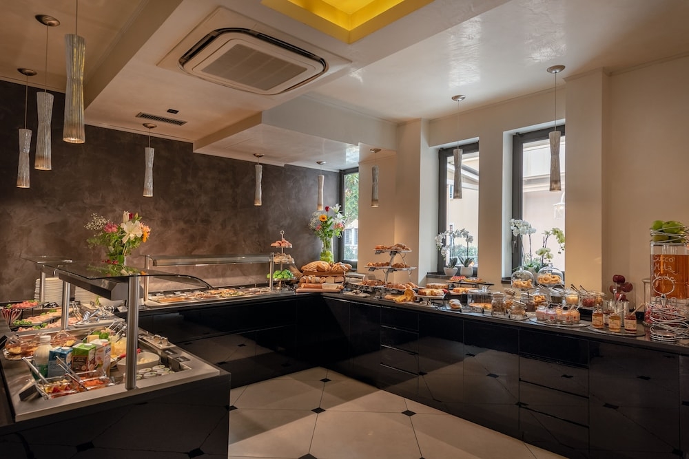 뷔페 아침 식사